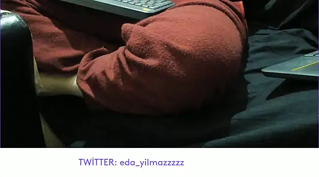 Snapshot of sexy_modelll chatting on 02.26.25 sexy modelll online show from 02.26.25