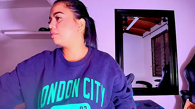 Snapshot of alexaa_walker chatting on 02.13.25 alexaa walker online show from 02.13.25