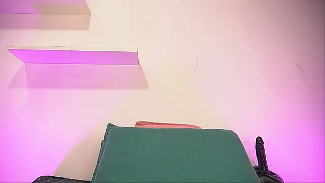 Snapshot of alexaa_walker chatting on 09.12.25 alexaa walker online show from 09.12.25