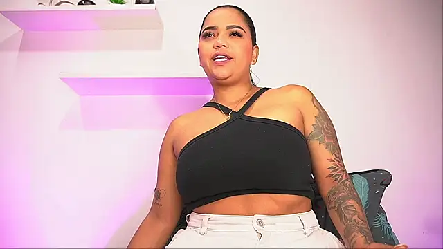 Snapshot of alexaa_walker chatting on 09.13.25 alexaa walker online show from 09.13.25