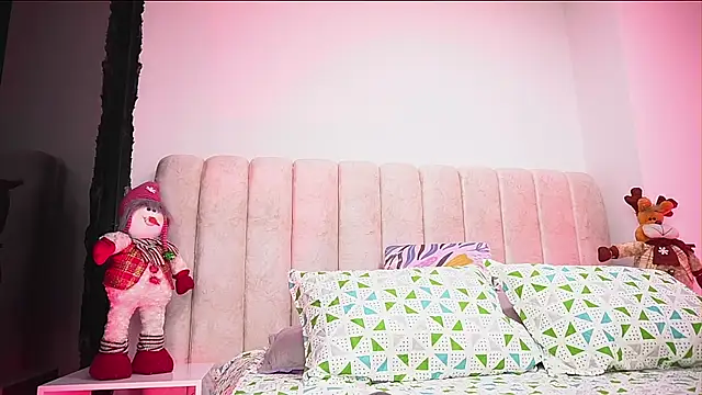 Snapshot of alexaa_walker chatting on 11.04.25 alexaa walker online show from 11.04.25