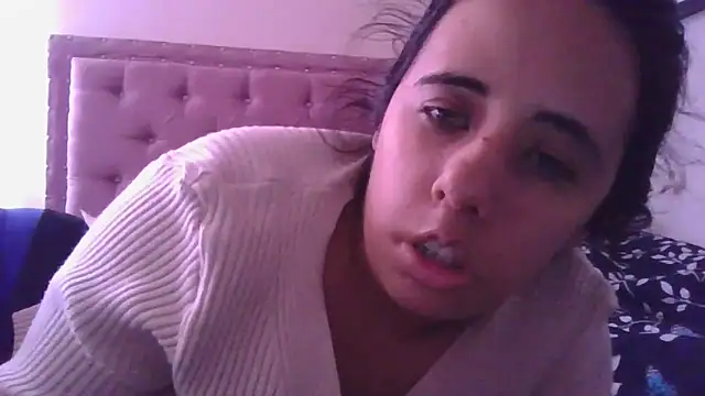 annarose19 online show from 10.15.25