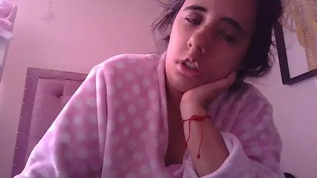 annarose19 online show from 10.27.25