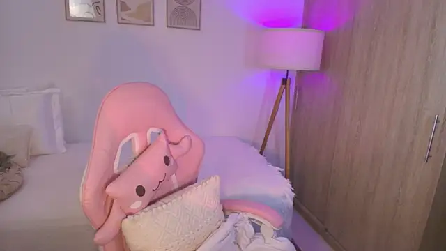 iriswest  online show from 10.10.25