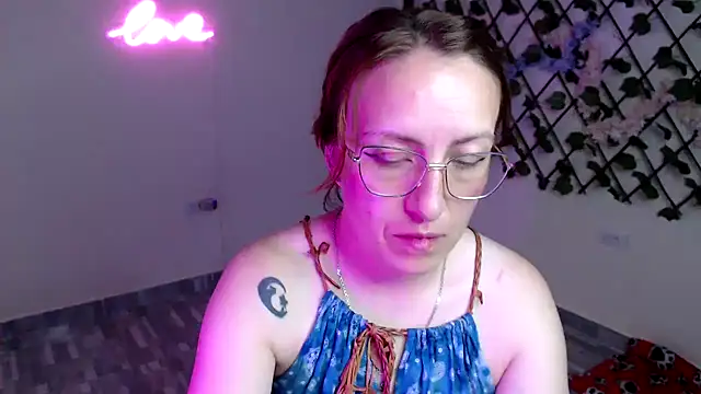 kittykalor09 online show from 04.21.26