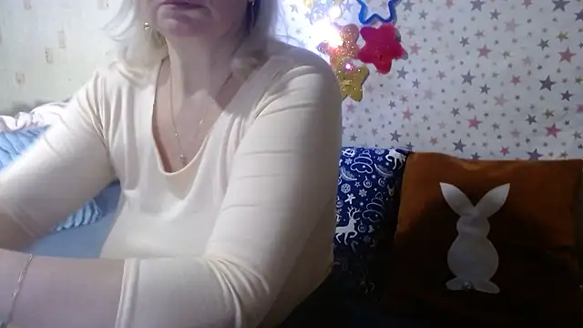 QueenLana online show from 02.20.26