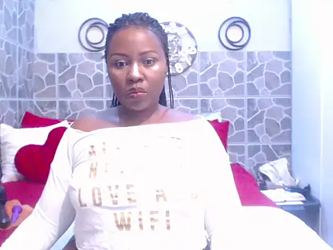 Snapshot of THREEHOLESPLEASURE99 chatting on 10.04.25 THREEHOLESPLEASURE99 online show from 10.04.25