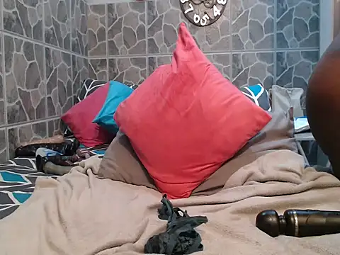 THREEHOLESPLEASURE99 online show from 04.06.26