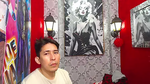 Snapshot of shannentrans chatting on 12.11.24 shannentrans online show from 12.11.24