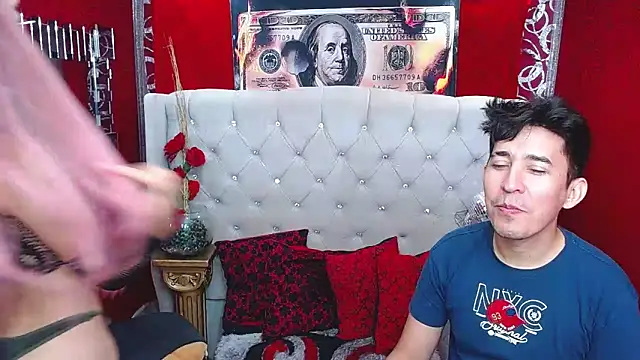 Snapshot of shannentrans chatting on 12.12.24 shannentrans online show from 12.12.24