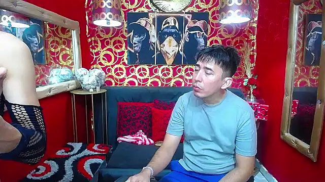 Snapshot of shannentrans chatting on 12.28.24 shannentrans online show from 12.28.24