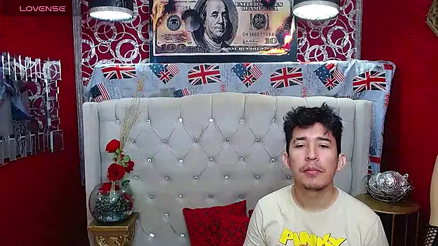 Snapshot of shannentrans chatting on 01.28.25 shannentrans online show from 01.28.25