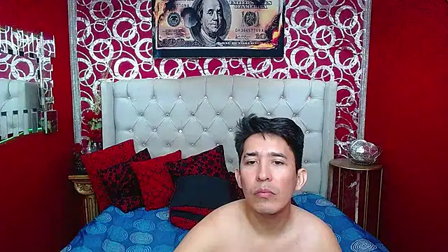 Snapshot of shannentrans chatting on 02.19.25 shannentrans online show from 02.19.25