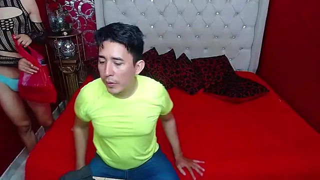 Snapshot of shannentrans chatting on 03.21.25 shannentrans online show from 03.21.25