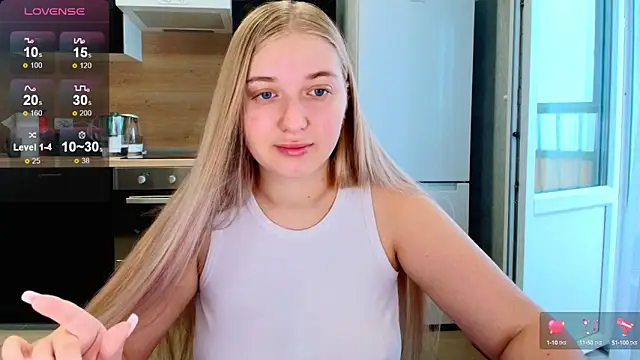 Snapshot of Adr1ana_ chatting on 10.04.25 Adr1ana online show from 10.04.25