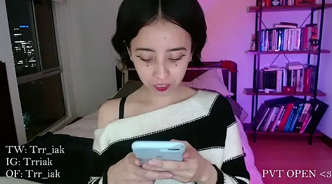 babyluna 8 8 online show from 01.28.25