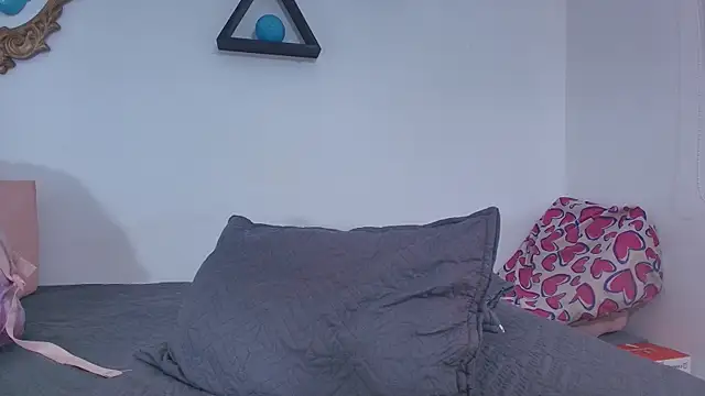 Snapshot of timkerbell_ chatting on 03.08.25 timkerbell online show from 03.08.25