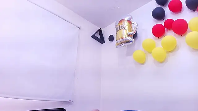 Snapshot of timkerbell_ chatting on 09.29.25 timkerbell online show from 09.29.25