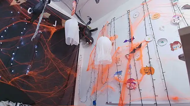 Snapshot of timkerbell_ chatting on 10.14.25 timkerbell online show from 10.14.25