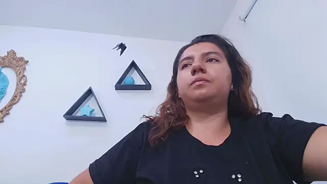 Snapshot of timkerbell_ chatting on 11.10.25 timkerbell online show from 11.10.25