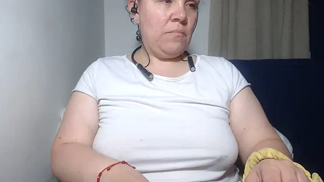 agathamiller01 online show from 09.11.25