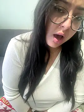 MileyGia online show from 12.05.25