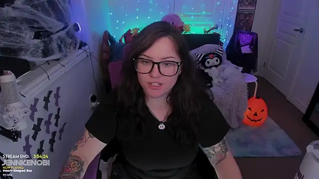 JennKenobi online show from 10.28.25