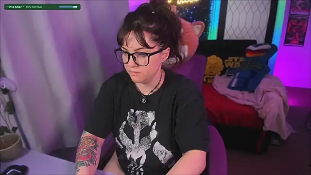 Snapshot of JennKenobi chatting on 05.21.26 JennKenobi online show from 05.21.26