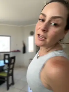 Snapshot of misslulipop chatting on 10.31.25 misslulipop online show from 10.31.25