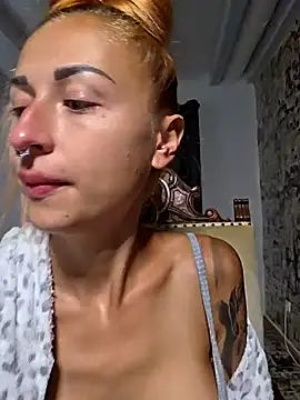 Snapshot of kylie_blck chatting on 10.01.25 kylie blck online show from 10.01.25