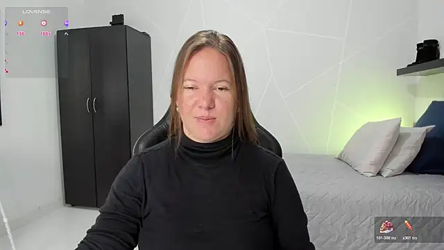 Snapshot of tamy_shine87 chatting on 10.26.25 tamy shine87 online show from 10.26.25