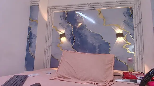 lorrayne  online show from 09.13.25