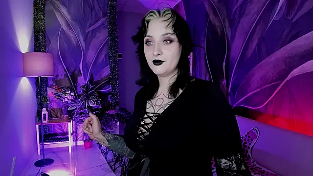 Snapshot of AsheLucker chatting on 10.16.25 AsheLucker online show from 10.16.25