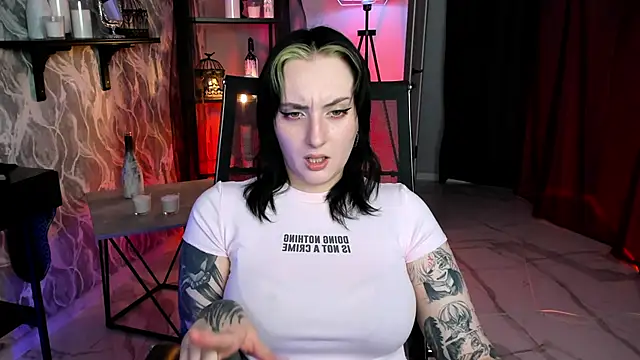 Snapshot of AsheLucker chatting on 10.19.25 AsheLucker online show from 10.19.25