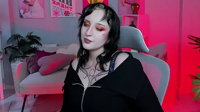 Snapshot of AsheLucker chatting on 11.01.25 AsheLucker online show from 11.01.25