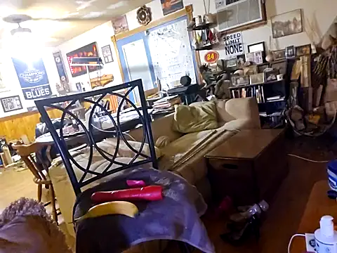 Snapshot of CROSSCOUNTRY1 chatting on 01.07.25 CROSSCOUNTRY1 online show from 01.07.25