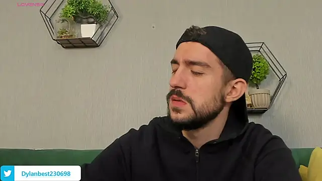 Snapshot of Dylan_Best chatting on 09.17.25 Dylan Best online show from 09.17.25