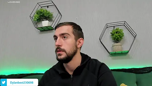 Snapshot of Dylan_Best chatting on 11.03.25 Dylan Best online show from 11.03.25