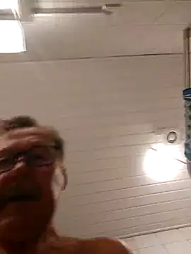 Snapshot of Einhorn527 chatting on 10.08.25 Einhorn527 online show from 10.08.25