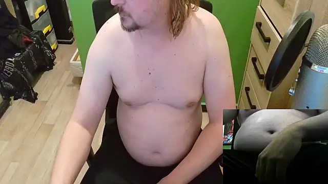 Snapshot of ashandmia chatting on 10.19.25 ashandmia online show from 10.19.25