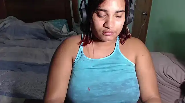 Snapshot of Hilarybunnyy chatting on 03.06.25 Hilarybunnyy online show from 03.06.25