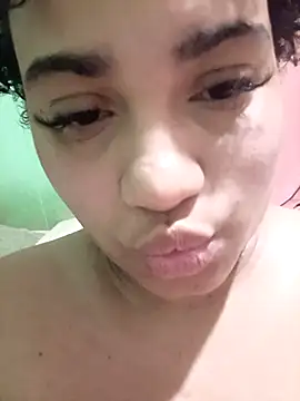 Snapshot of Hilarybunnyy chatting on 09.30.25 Hilarybunnyy online show from 09.30.25