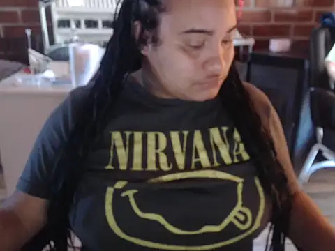 Snapshot of Hilarybunnyy chatting on 10.25.25 Hilarybunnyy online show from 10.25.25