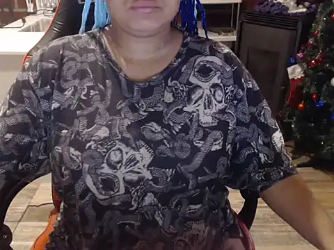 Snapshot of Hilarybunnyy chatting on 11.15.25 Hilarybunnyy online show from 11.15.25