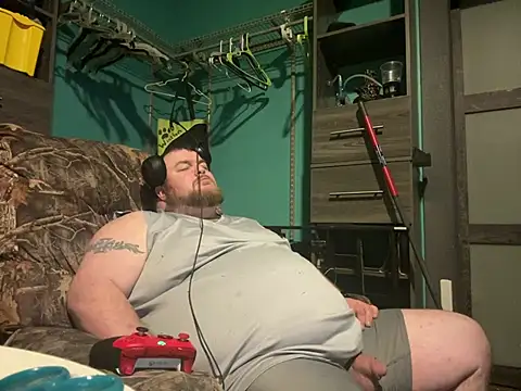 Snapshot of fatdickdaddy448 chatting on 12.26.24 fatdickdaddy448 online show from 12.26.24