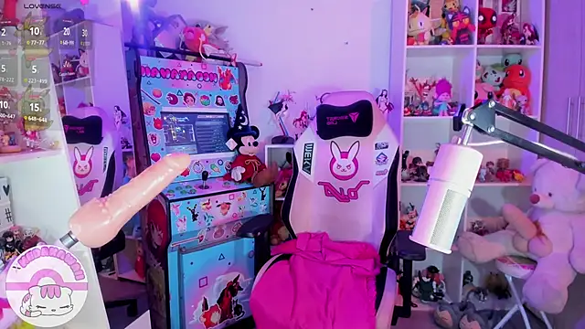 Snapshot of meda_kawaii_ chatting on 01.03.25 meda kawaii online show from 01.03.25