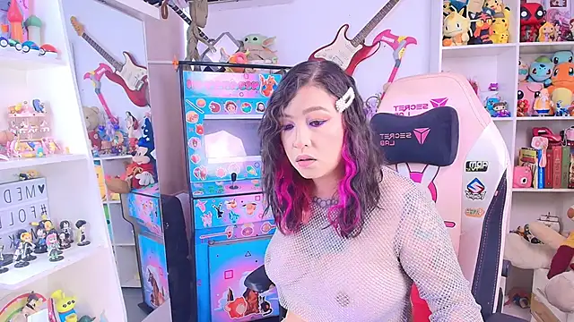 Snapshot of meda_kawaii_ chatting on 09.29.25 meda kawaii online show from 09.29.25