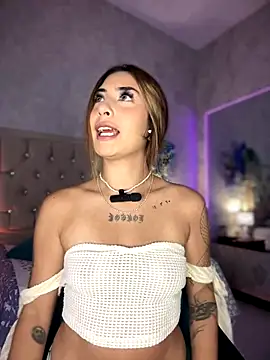 Snapshot of nini_love01 chatting on 10.02.25 nini love01 online show from 10.02.25