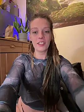 Snapshot of MenaDreadfull chatting on 12.03.24 MenaDreadfull online show from 12.03.24