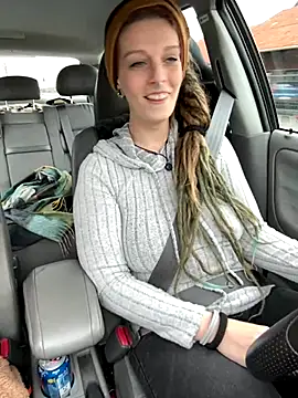 Snapshot of MenaDreadfull chatting on 12.04.24 MenaDreadfull online show from 12.04.24